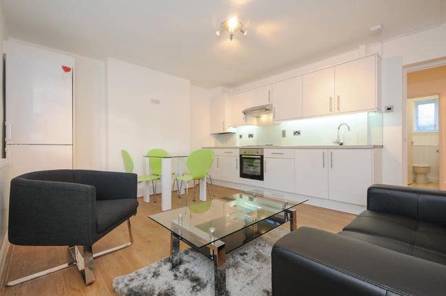 1 double room in W4 prof share. F/f,ALL inc+WiFi Main Photo