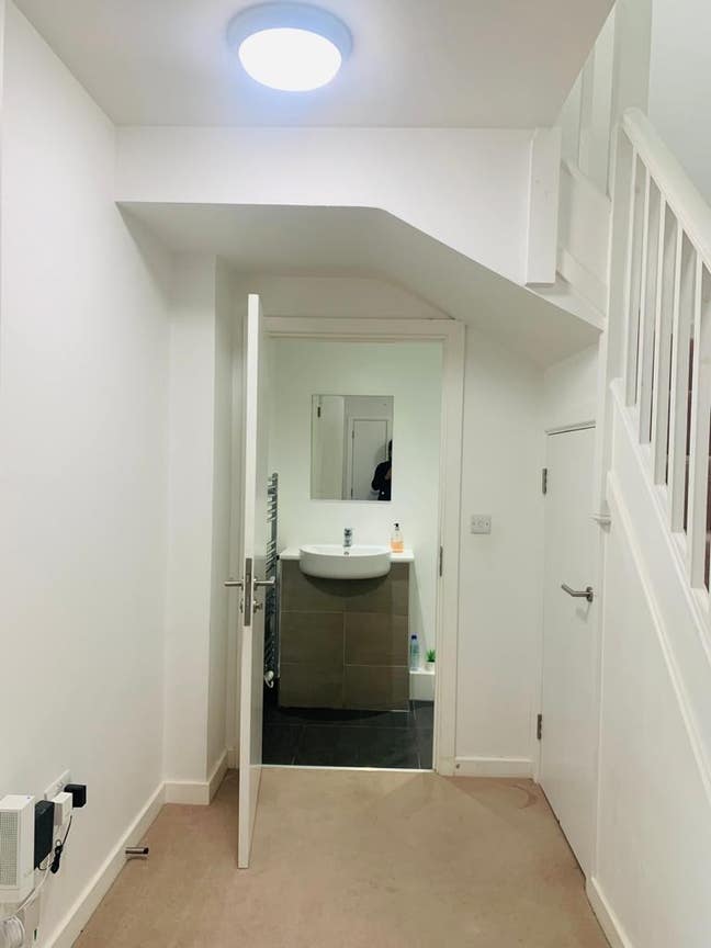 1 Double Bedroom Near Custom House Station  Main Photo