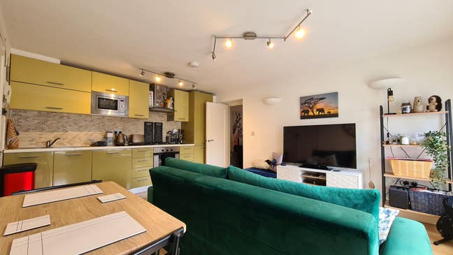 Bright and spacious 1 bedroom apartment Enfield  Main Photo