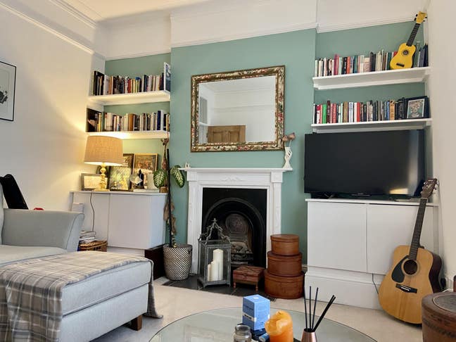 Large Double Room Main Photo