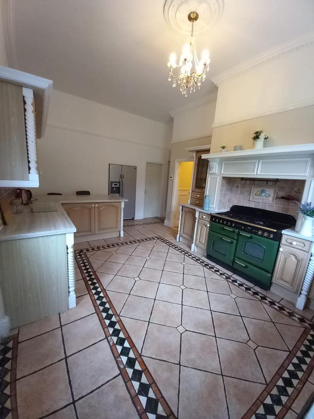 House share 5 rooms. Large house Halewood  Main Photo