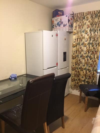 5 bed rooms 1 reception  Main Photo