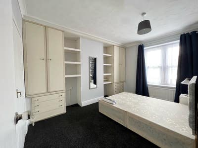 Double room in shared house - Includes All Bills  Main Photo