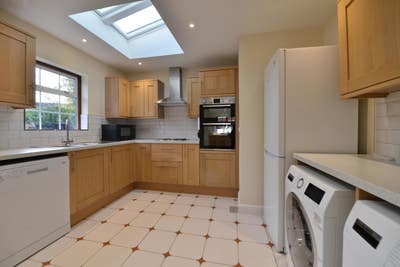 A luxury house Main Photo