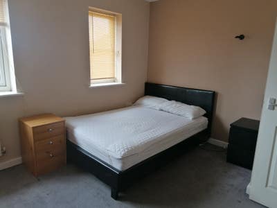 Large, 2 double rooms to rent  Main Photo