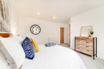 Fabulous ground floor flat huge living space  Main Photo