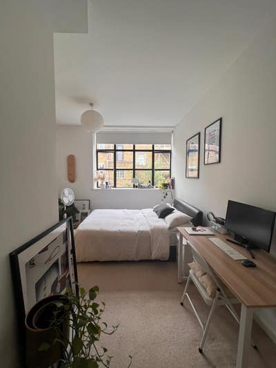 Double Room with en-suite in De Beauvoir  Main Photo