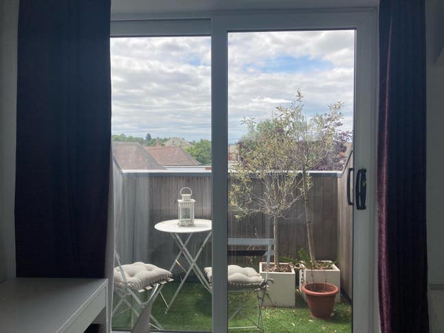Large double in Sherwood with en-suite and balcony Main Photo
