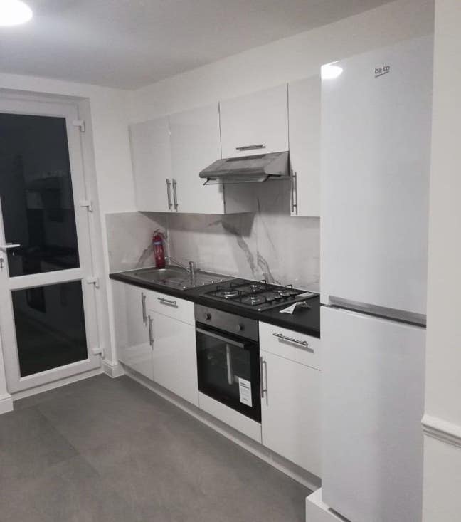 Great House with 2 Kitchen Areas / 2 Bathrooms Main Photo