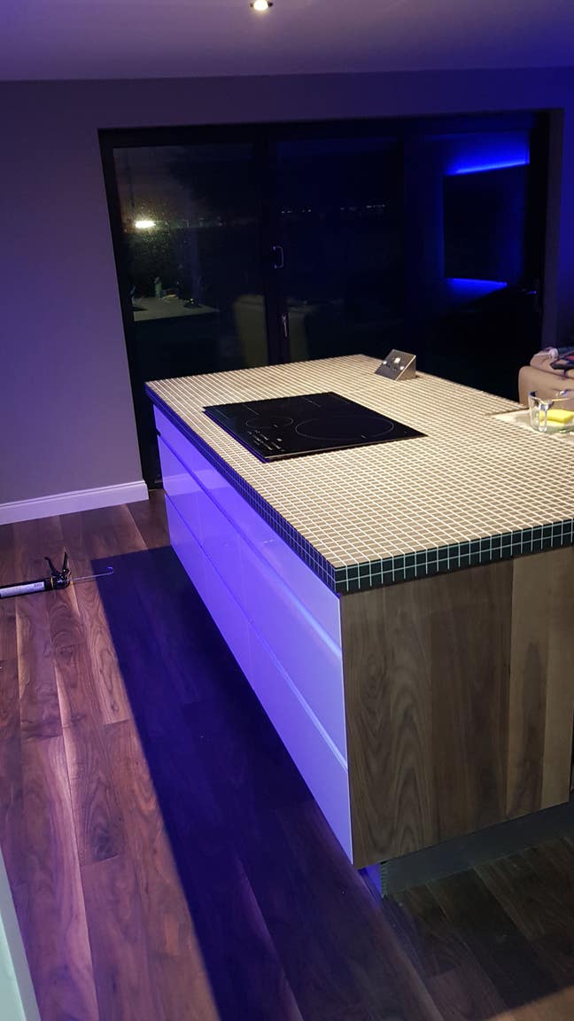 Room to rent in family home  Main Photo