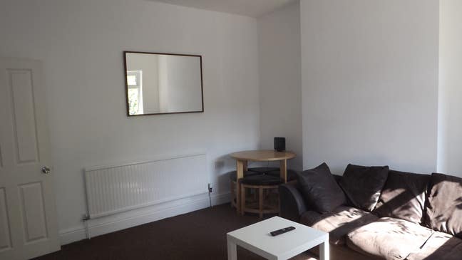 Double room, West End of Lincoln, inc of bills. Main Photo