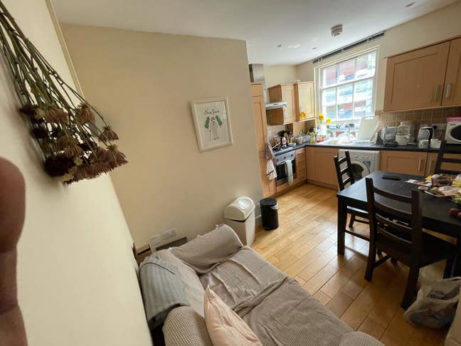 Newly Refurbished 2 Large Bed Victorian Property. Main Photo