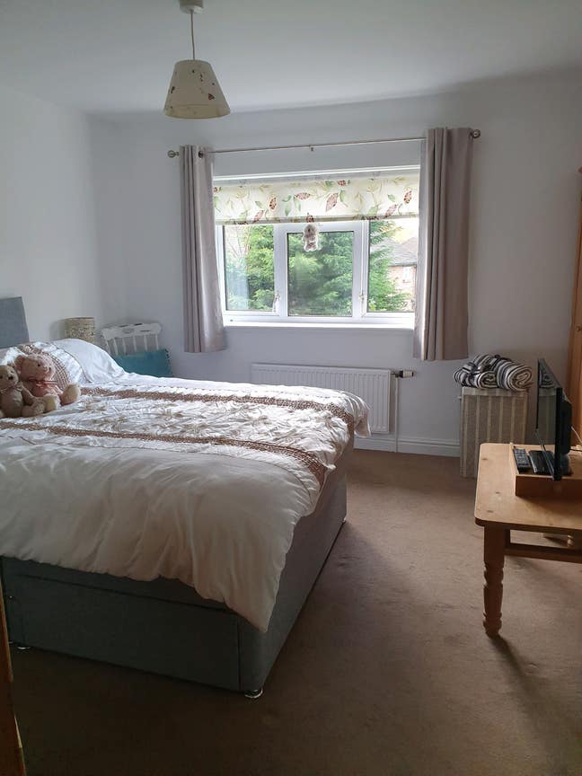 Spacious double room for single professional Main Photo
