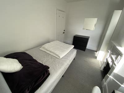 **Well Located Near Town and Bedford Place *** Main Photo