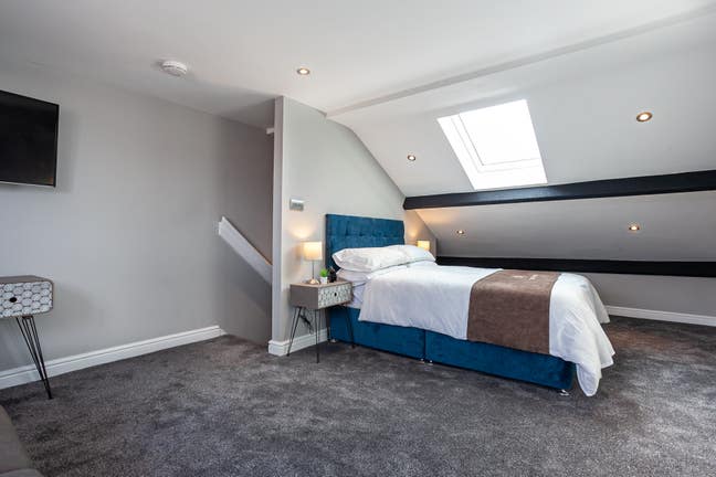 Gorgeous Ensuite in The💙of Macclesfield Main Photo