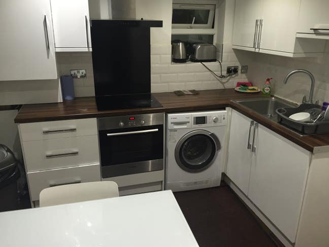 Room in Uxbridge close to town and Brunel  Main Photo