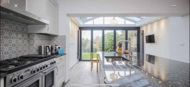 Dble room available in house near Hampton Court - Main Photo
