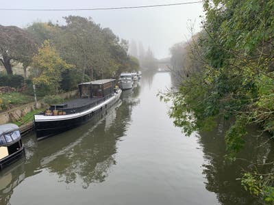 Weybridge - 1Br with Ensuite & Kitchenette Main Photo