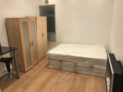 Lovely Studio Flat To Rent Main Photo
