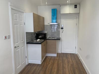 Studio For rent in Camberley Main Photo