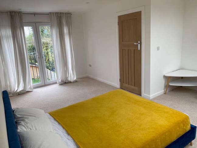Double room, loft room, furnished, West Ewell Main Photo