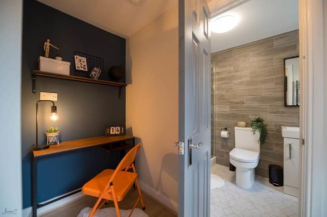 Beautiful Room - Town centre.  Main Photo