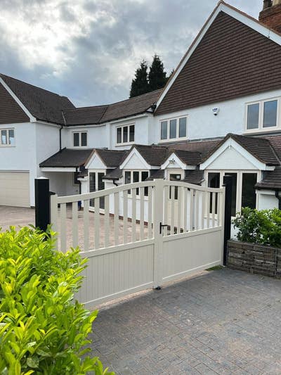 Modernised cottage with optional land to let  Main Photo