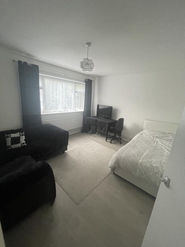 Lovely double room available in Forest Hill Main Photo