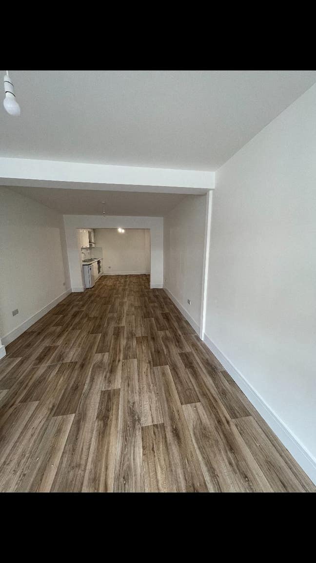 1 bedroom studio flat Main Photo