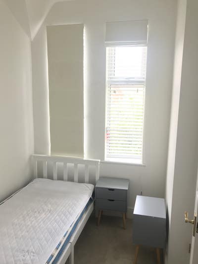 Single ensuite professional house share Main Photo