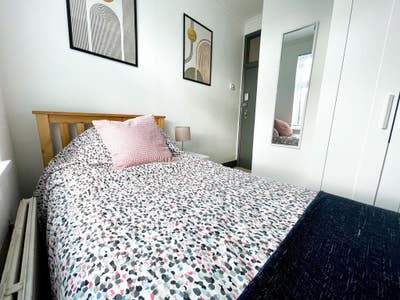 Brand New Double and Single Rooms Main Photo
