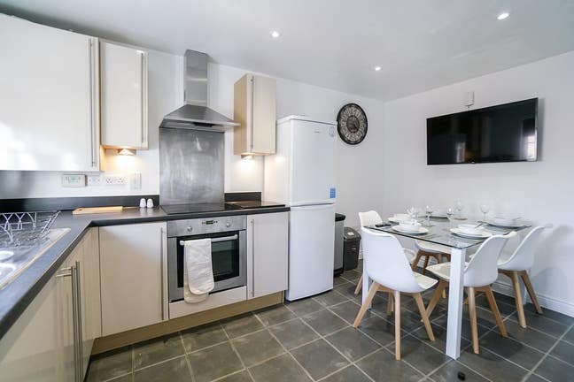 Double room close to Town Centre  Main Photo