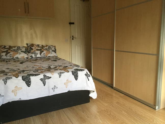 Lovely room in quiet home available NOW Main Photo