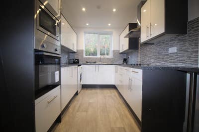 Double bedroom in the heart of southsea Main Photo