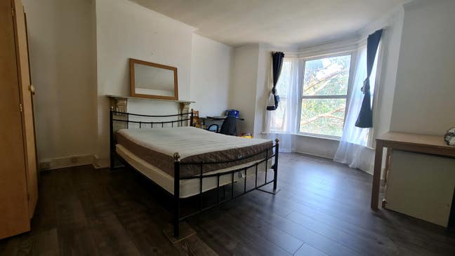 Huge Room In The Heart of Stratford!  Main Photo