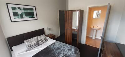 3x Rooms available  Main Photo