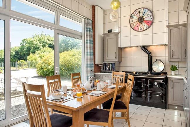 Super single en suite available Main Photo
