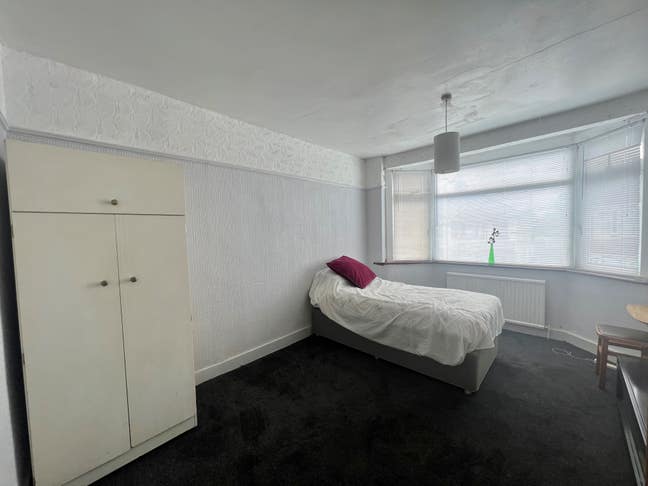 Rooms for Single and Couples  Main Photo