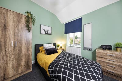 Last room available in Tomkinson Road house-share Main Photo