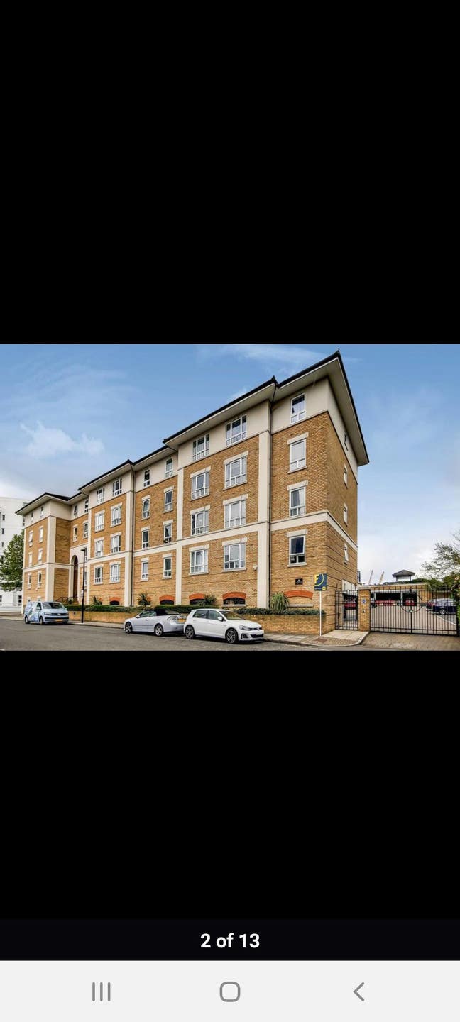 Fantastic 2 bed/2 bath flat South Quay  Main Photo