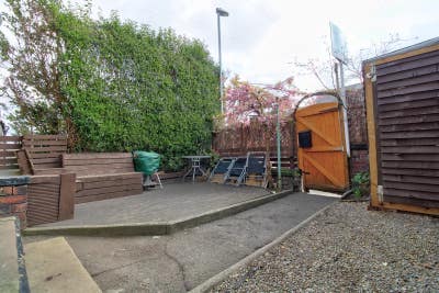 Beautiful Two-Bedroom House to Let Main Photo