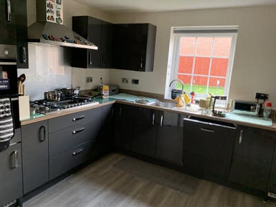 Females Only - Calm Family Home - Bills Included Main Photo