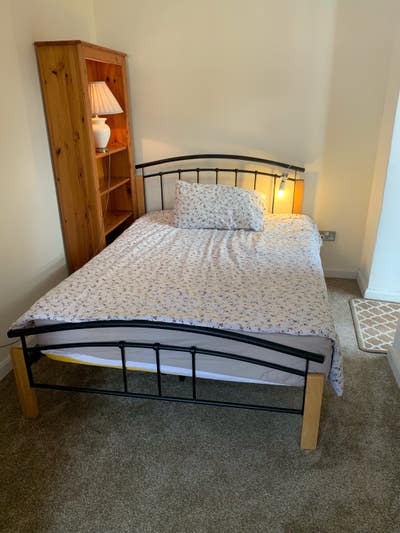 Monday to Friday letting only - large room Main Photo