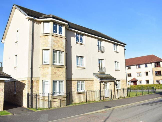 Double Bedroom in 2 Bed Flat  Main Photo