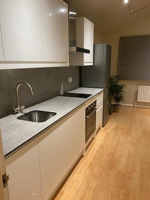 Studio to Rent Main Photo