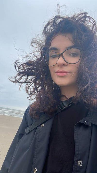 Professional Female  Main Photo
