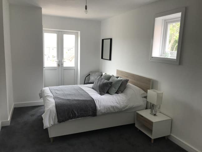 Double room with en suite, all bills included Main Photo