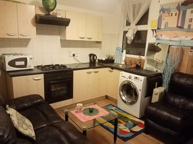 London Room, available for rent  Main Photo