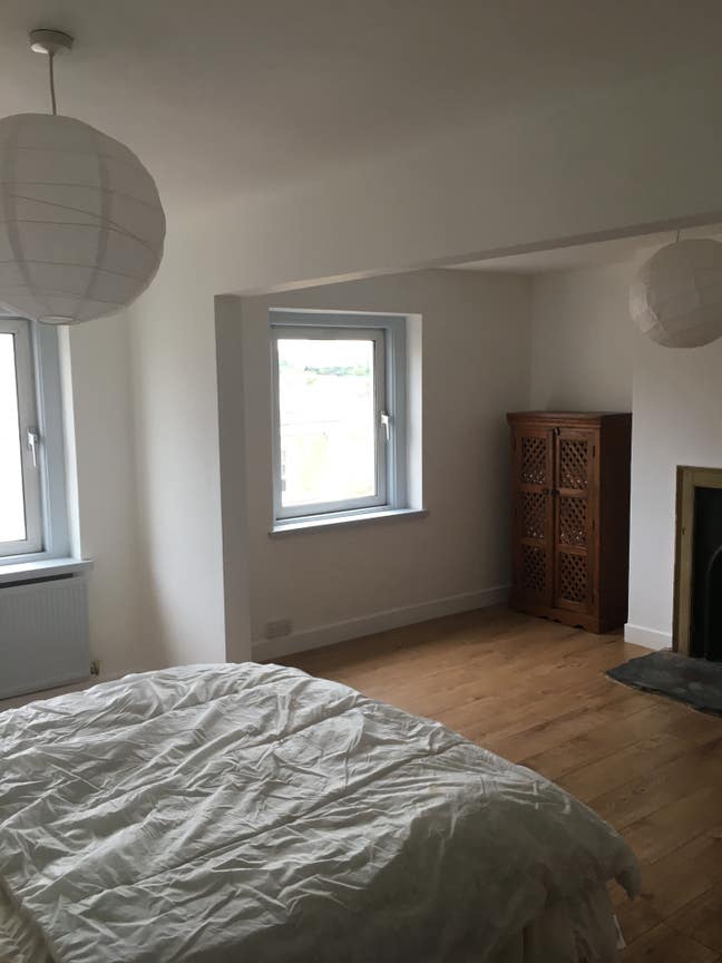 Very Large Studio Room  Main Photo