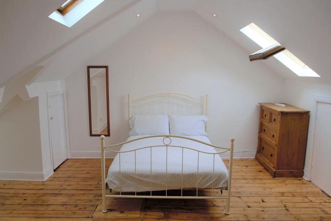 Large double bedroom and office space available  Main Photo